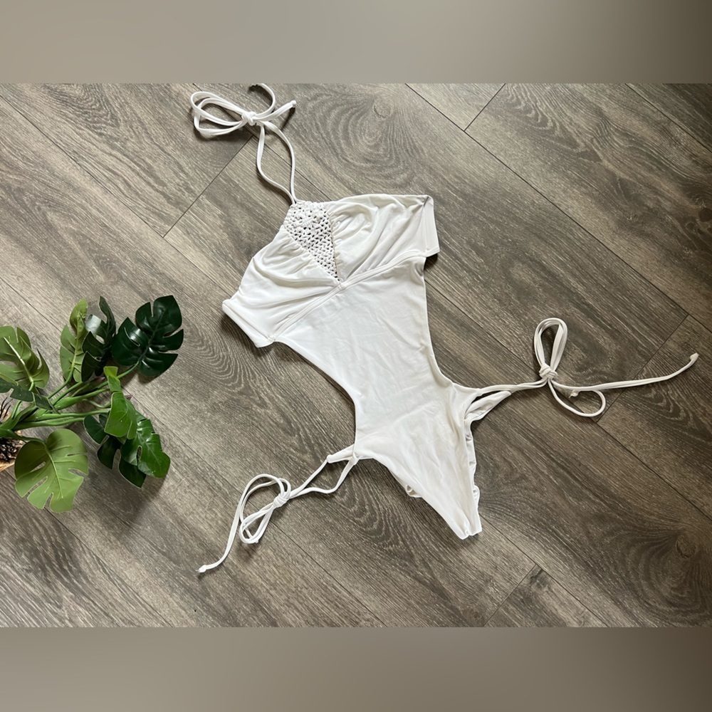 Frankie’s bikinis crochet scrunch butt ruched festival one piece monokini XS